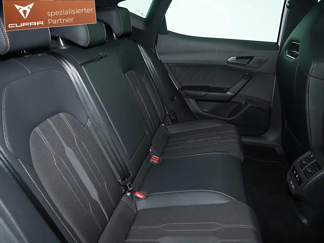 CUPRA Formentor VZ 2.0TSI 4x4 DSG Rückfahrkamera Navi — Galerie du véhicule 9