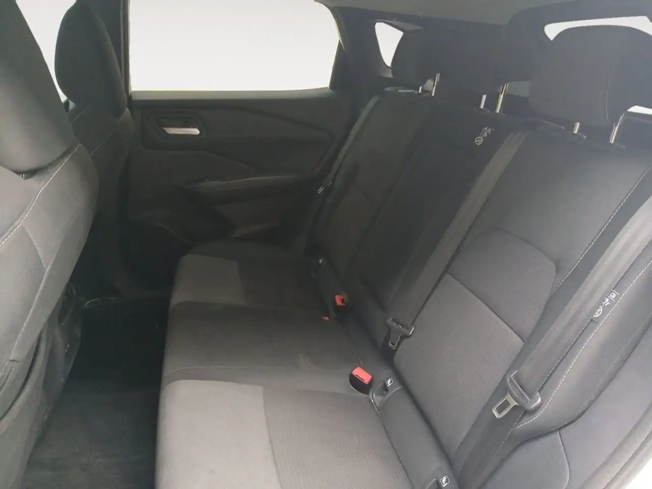 Nissan Qashqai 1.3 DIG-T MHEV 116KW N-CONNECTA CVT 5P — Galerie du véhicule 13