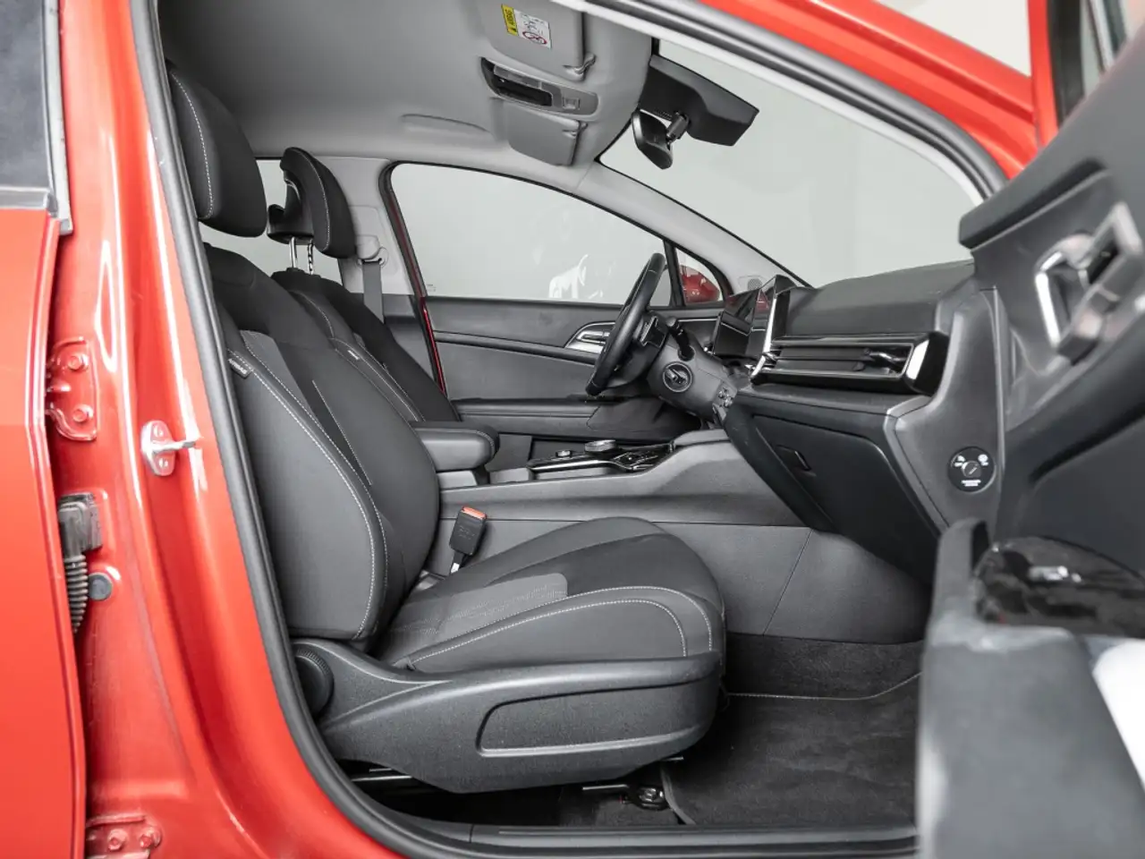Kia Sportage 1.6 T-GDI HEV DRIVE AUTO 5P — معرض صور السيارة 27