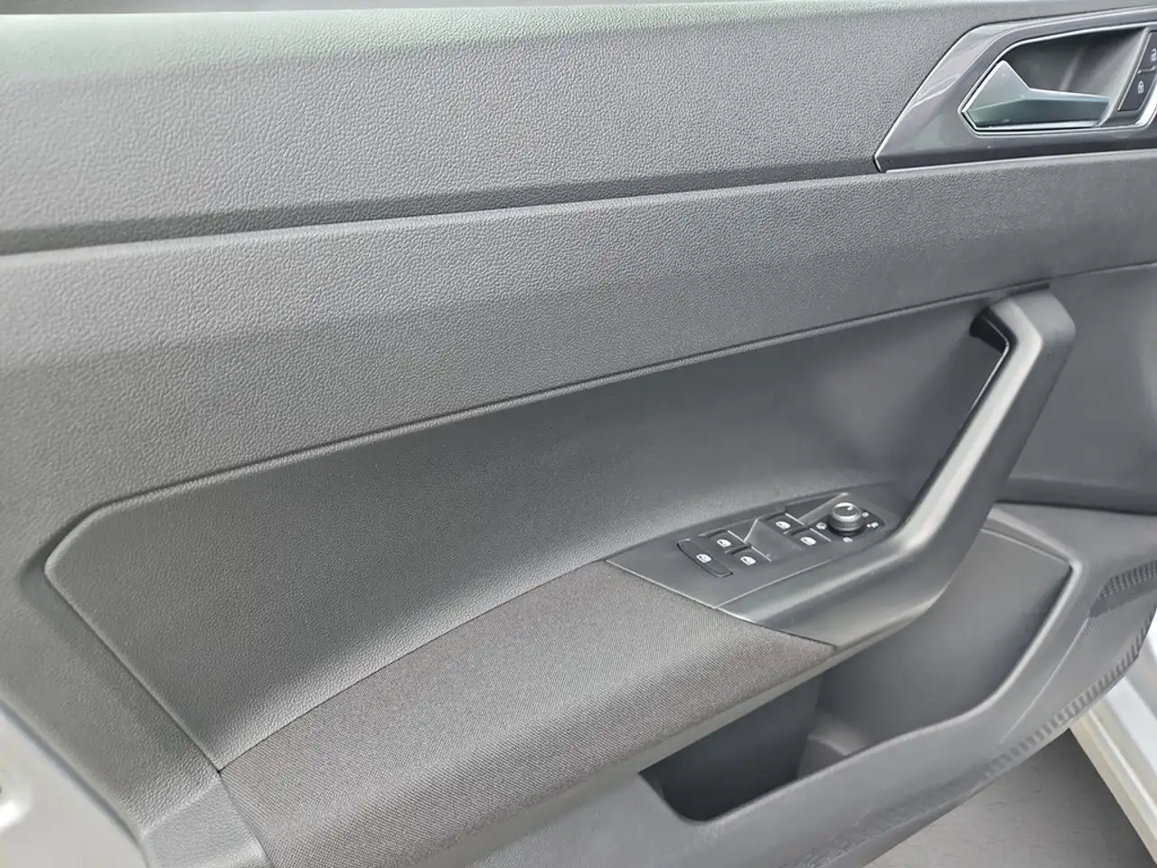 Volkswagen Polo VI 1.0 TSI Style *Navi*APP* — Galería del vehículo 6