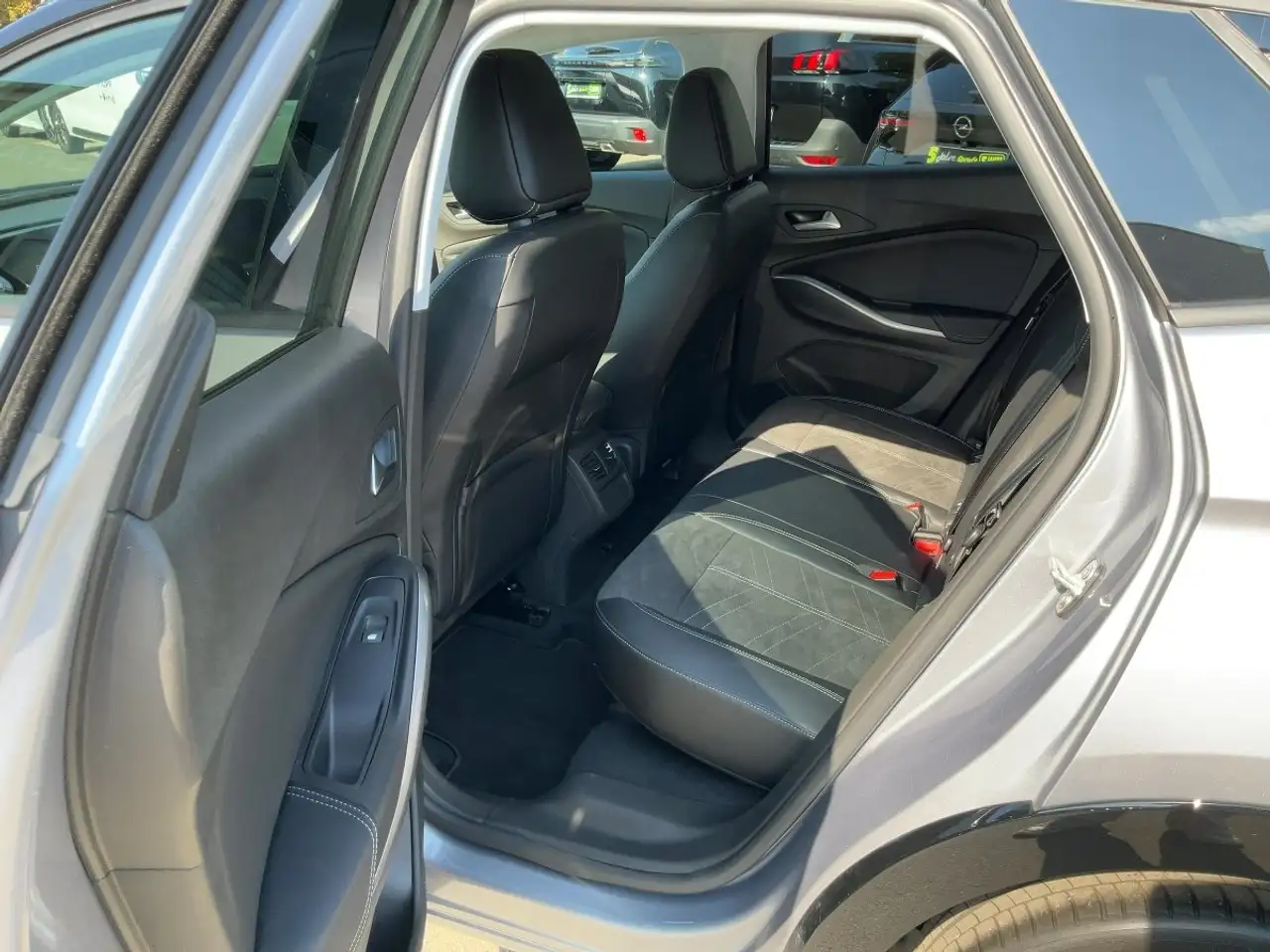 Opel Grandland 1.2 Turbo GS Line Alcantara+LED+Navi — Galerie du véhicule 10