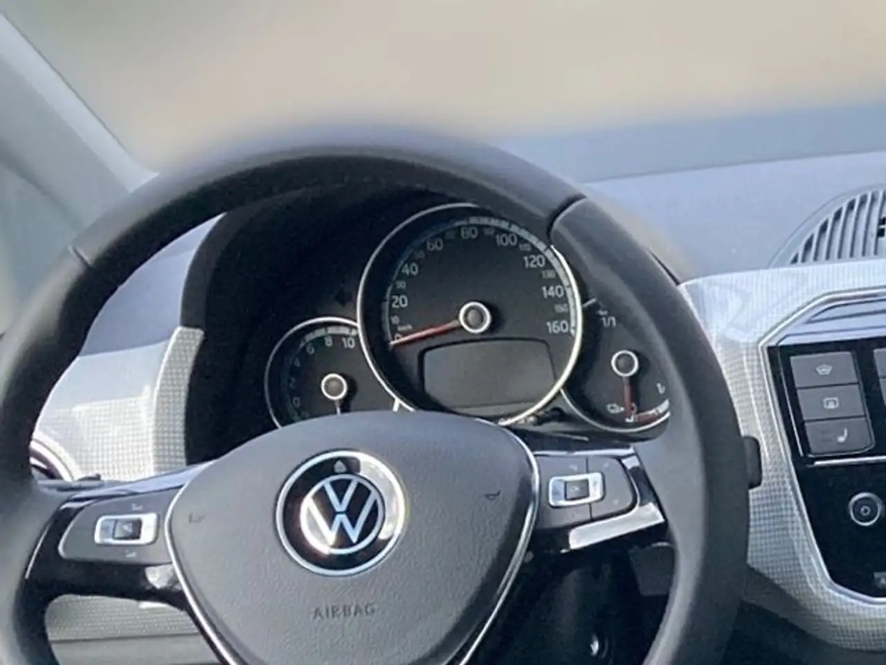 Volkswagen e-up! Edition LM KLIMA RADIO — Galerie du véhicule 10
