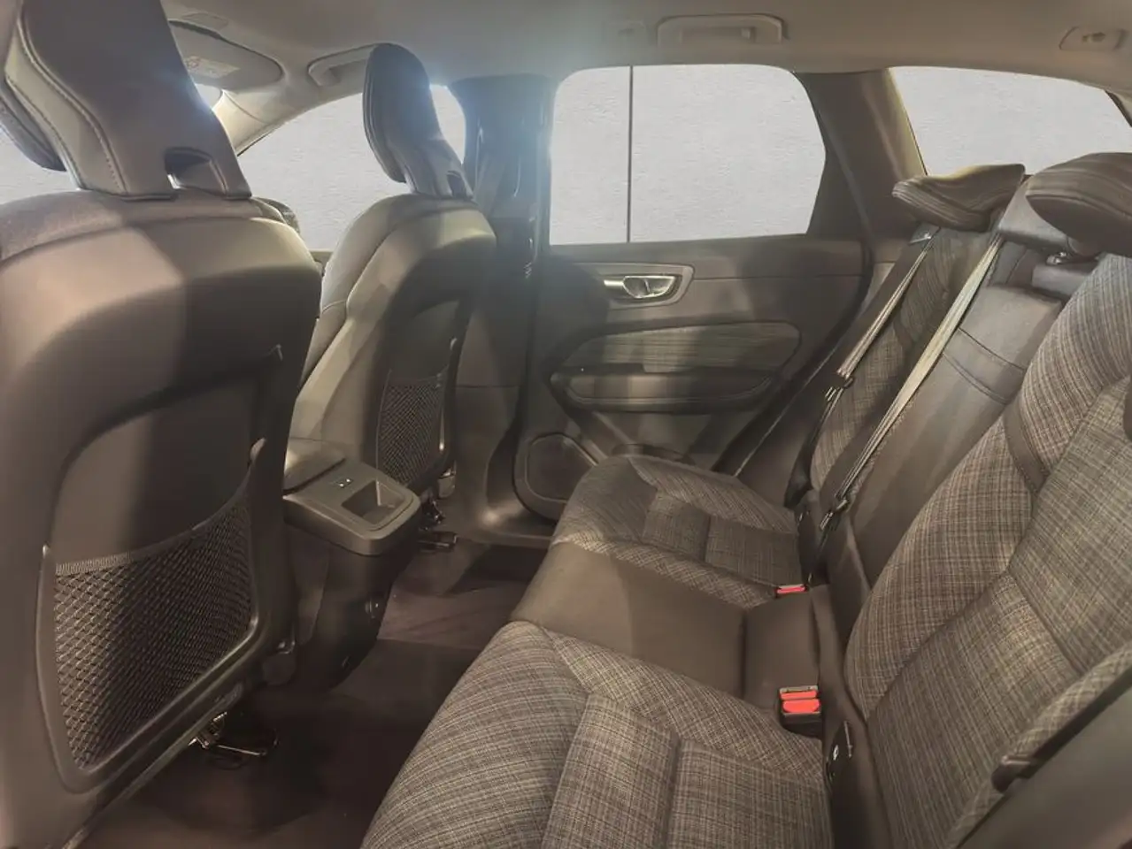 Volvo XC60 XC60 B5 AWD Core Aut Pilot BLIS Licht- Winter-Pake — معرض صور السيارة 13