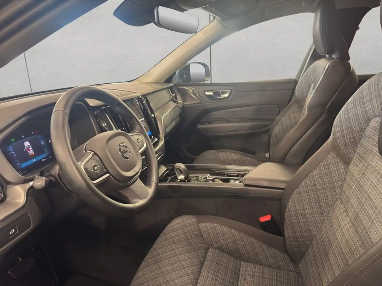 Volvo XC60 XC60 B5 AWD Core Aut Pilot BLIS Licht- Winter-Pake — معرض صور السيارة 6
