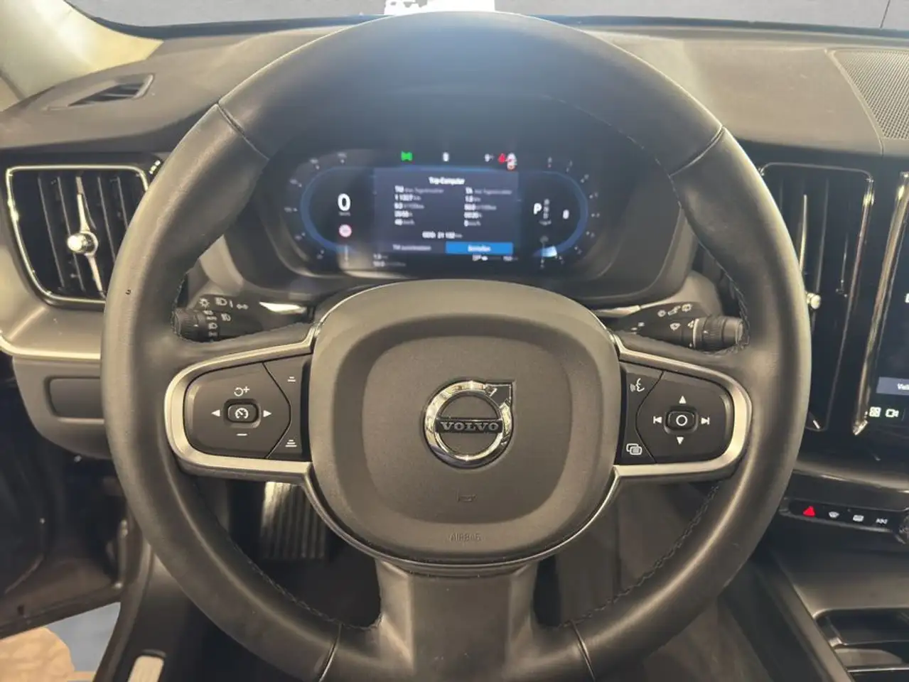 Volvo XC60 XC60 B5 AWD Core Aut Pilot BLIS Licht- Winter-Pake — معرض صور السيارة 7