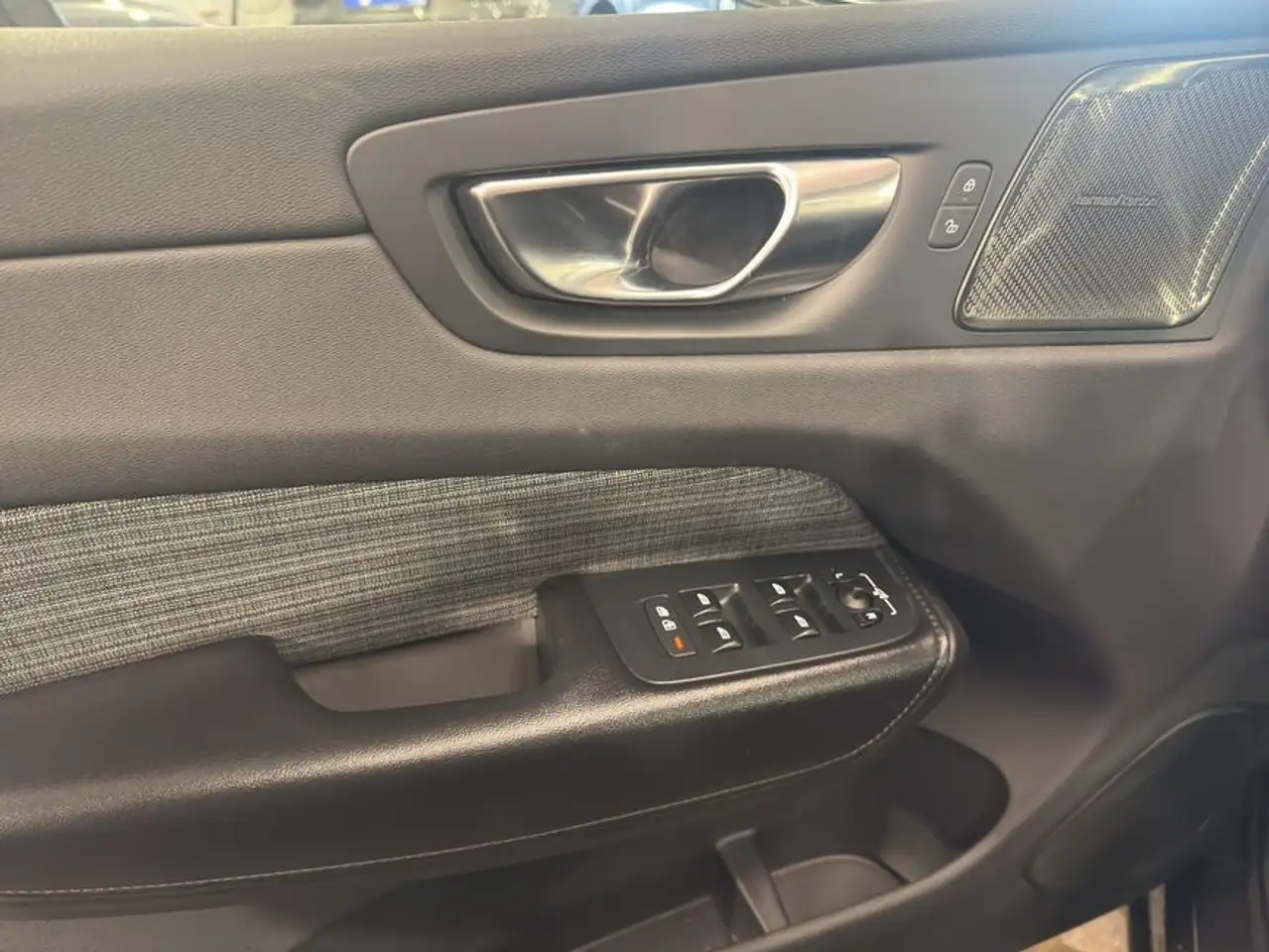 Volvo XC60 XC60 B5 AWD Core Aut Pilot BLIS Licht- Winter-Pake — معرض صور السيارة 12