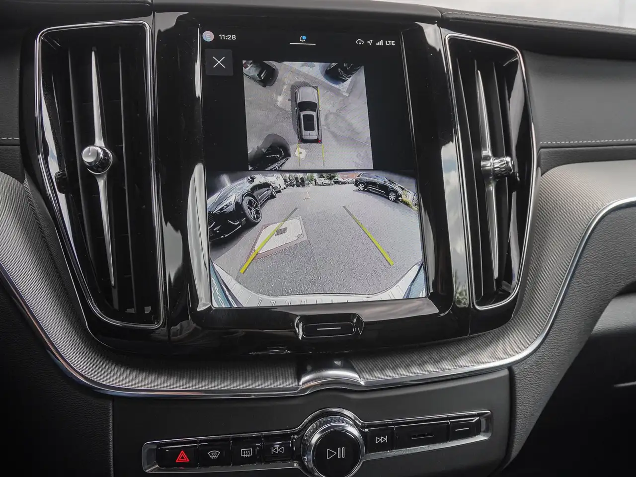 Volvo XC60 T8 AWD Black Edition Ultra Plug-in Hybrid — Galería del vehículo 14