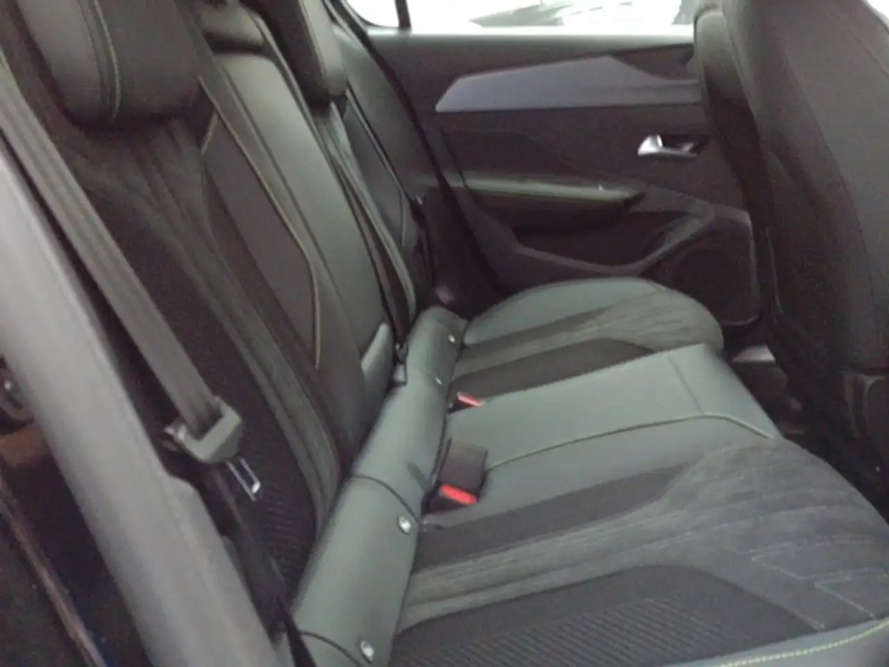 Peugeot 308 GT PURETECH 130 EAT8 GT — معرض صور السيارة 15
