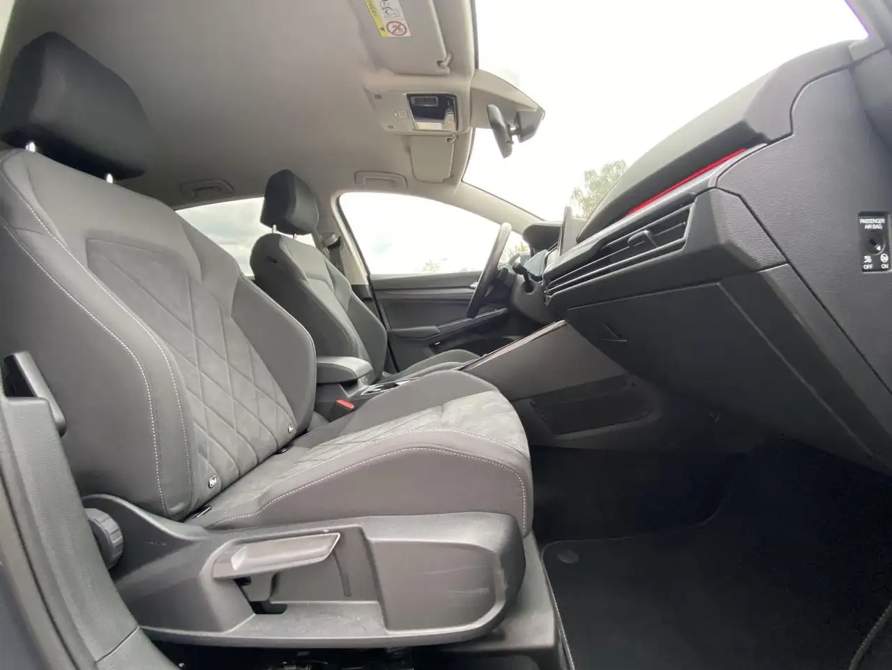 Volkswagen Golf 1.5 TSI DSG Style APP-CONNECT+ACTIVE-INFO+L — Vehicle gallery 18