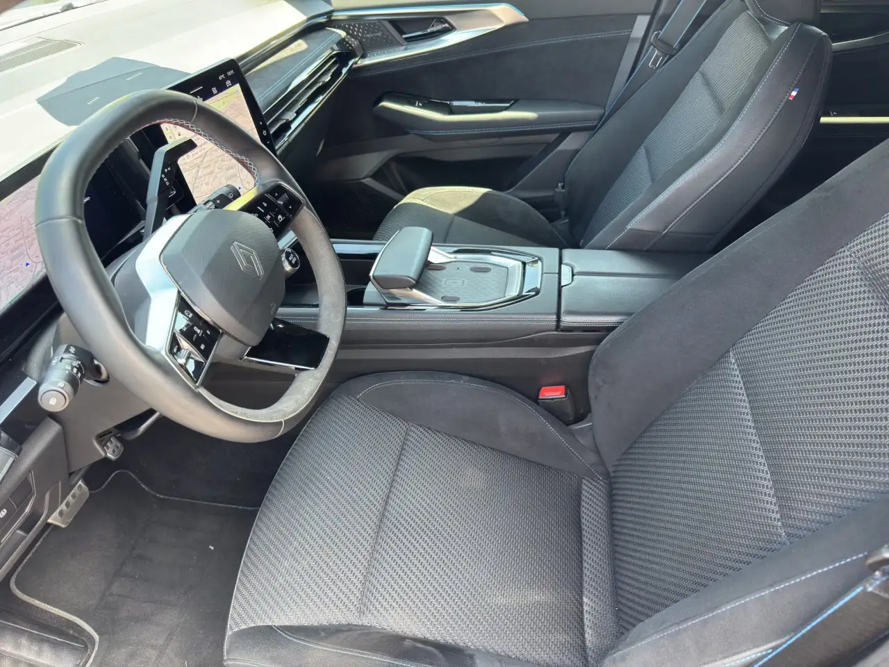 Renault Austral Iconic Esprit Alpine E-Tech Full Hybrid Klima — Galerie du véhicule 11