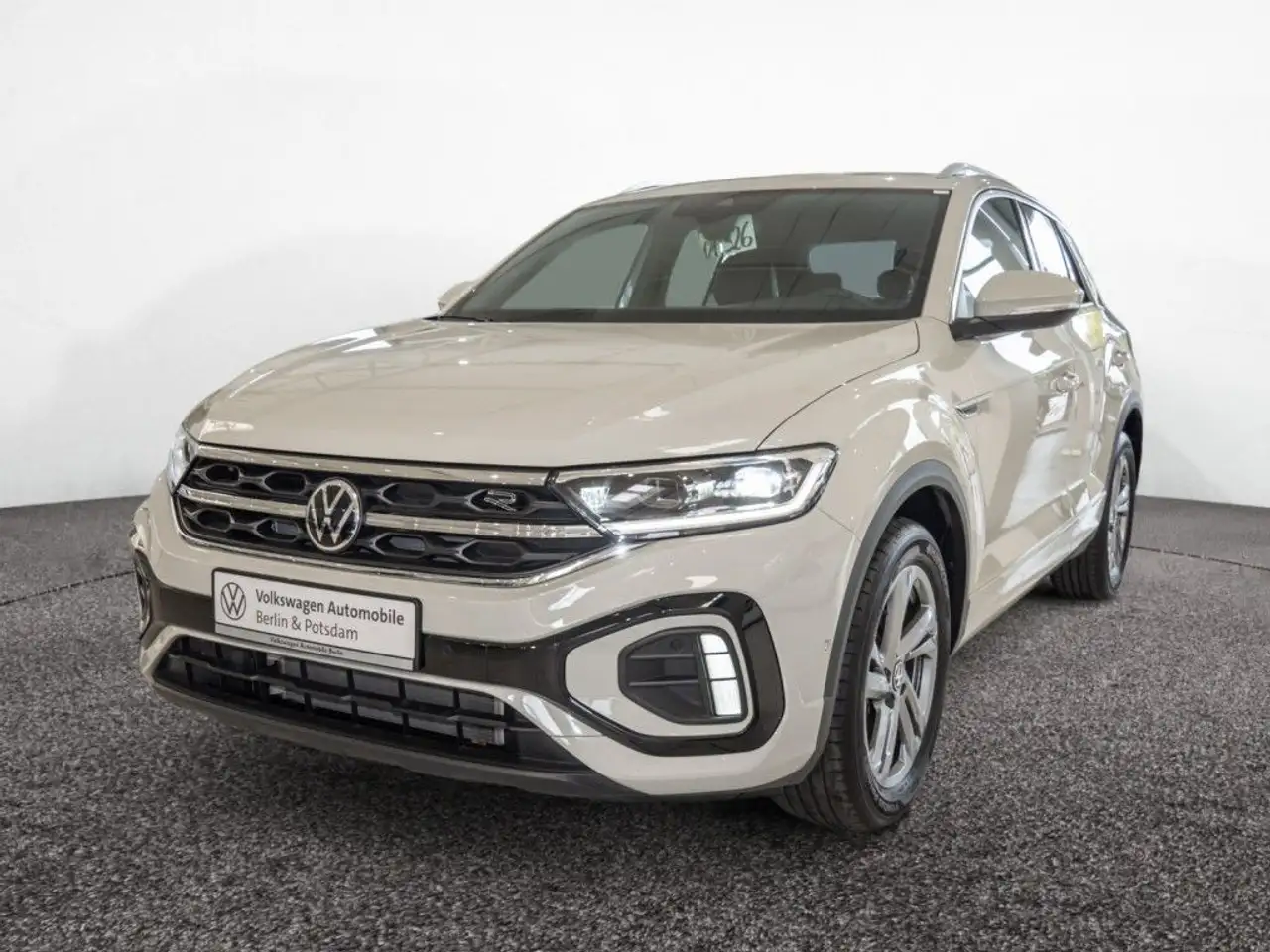 Volkswagen T-Roc 1.0 TSI R-Line Klima LED-Plus PDC SHZ — معرض صور السيارة 2
