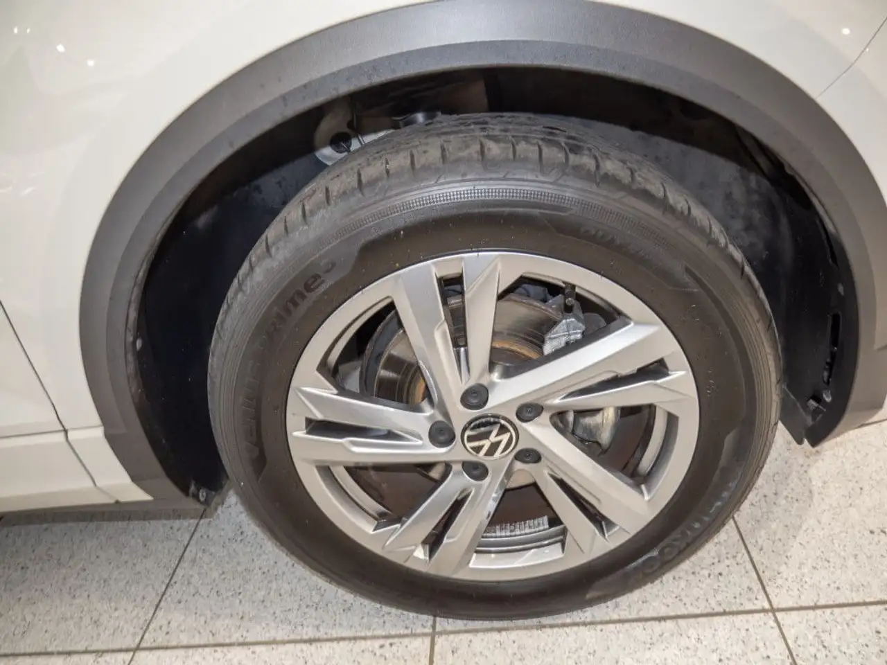 Volkswagen T-Roc 1.0 TSI R-Line Klima LED-Plus PDC SHZ — معرض صور السيارة 6