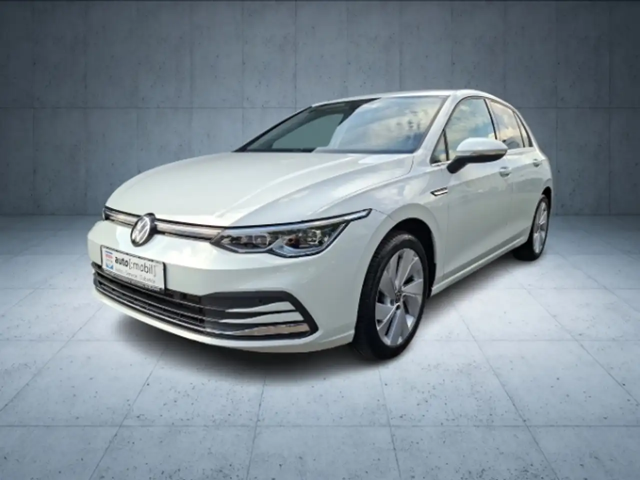 Volkswagen Golf VIII 1.5 eTSI DSG Style LEDplus+NAVI+LHZ+PDC — معرض صور السيارة 23