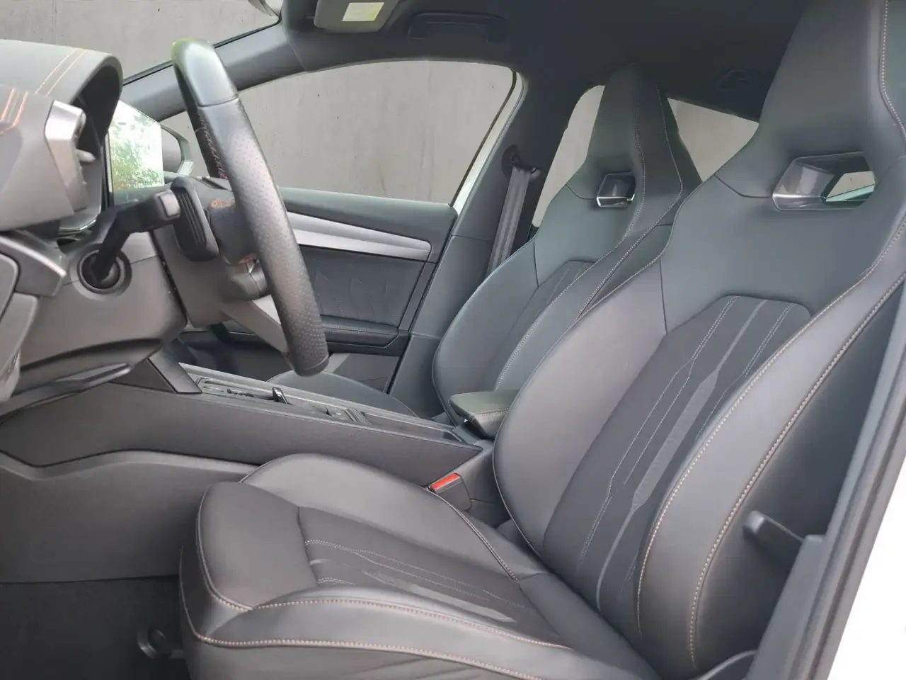 CUPRA Formentor VZ 2.0 TSI Navi, Totwinkel, Kamera — Vehicle gallery 9