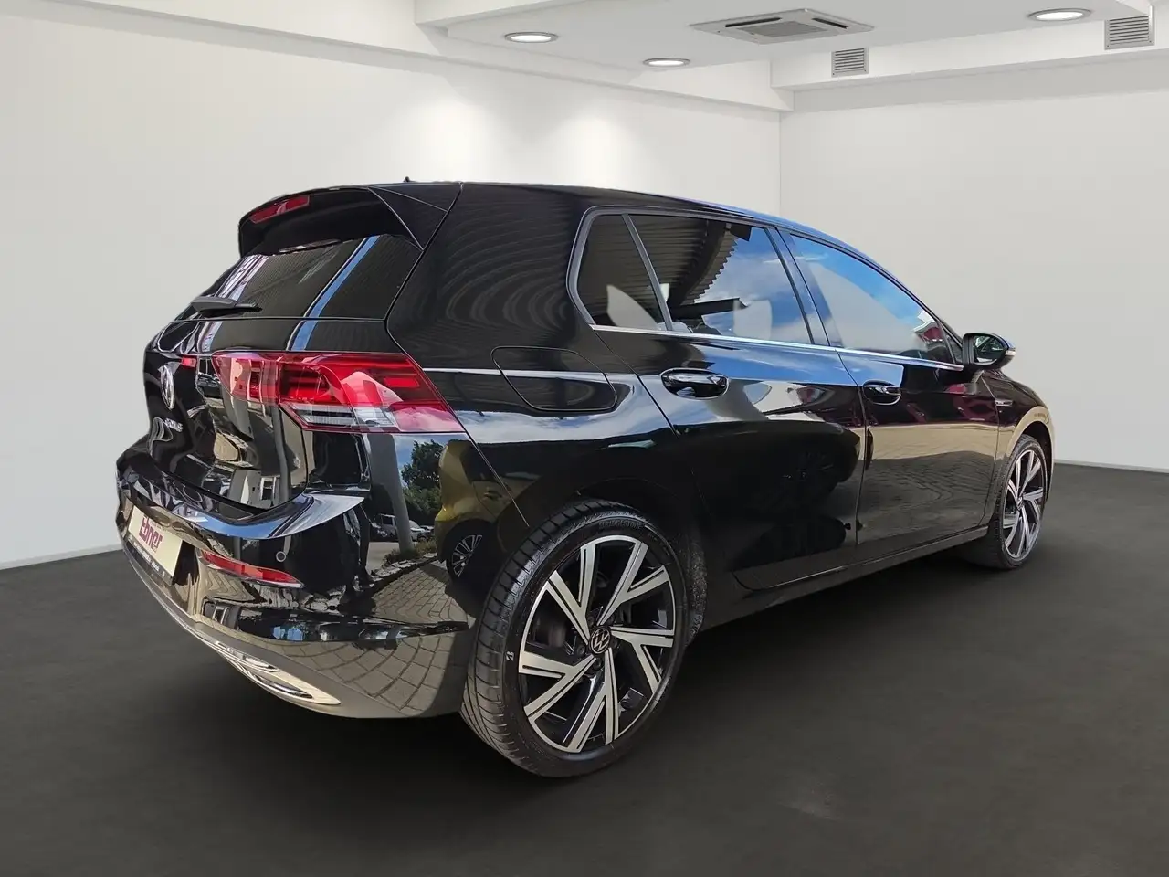 Volkswagen Golf VIII STYLE SPORT 2.0TSI 190PS DSG NP:45tEUR! MEMOR — Vehicle gallery 4