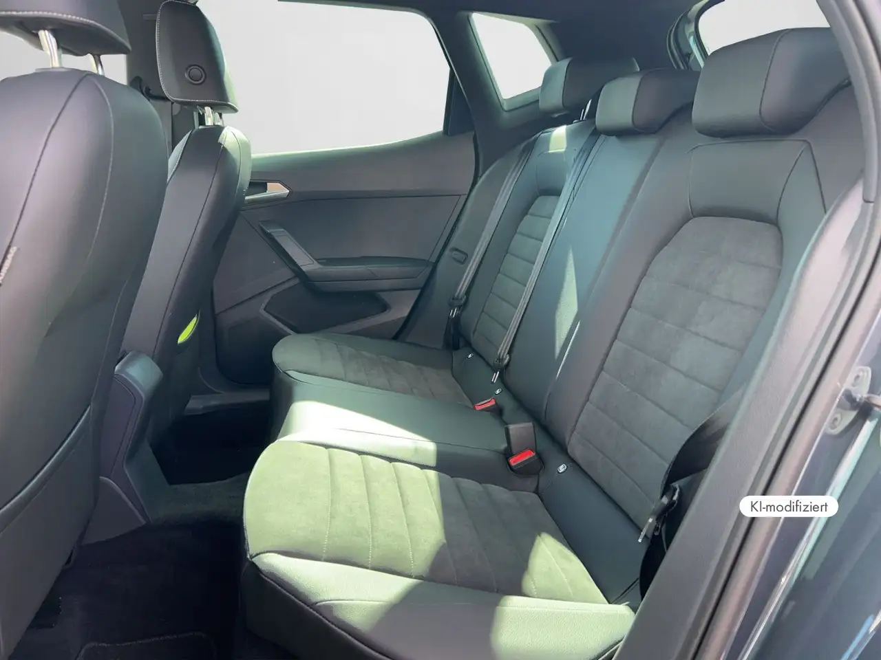 SEAT Arona 1.0 TSI Xperience RFK NAVI KLIMA SHZ CARPL — Vehicle gallery 14