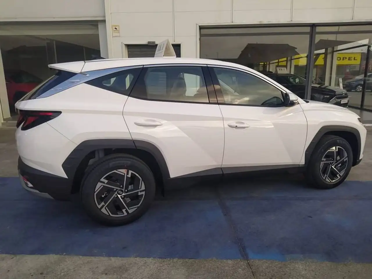 Hyundai TUCSON 1.6 T Klass — Galería del vehículo 6