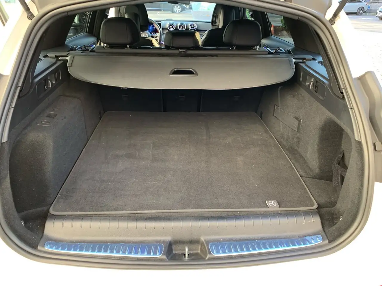 Mercedes-Benz C 300 C 300 e T AMG*NIGHT*PANO*MEMO*MASSAGE*360°*DISTR — Vehicle gallery 12