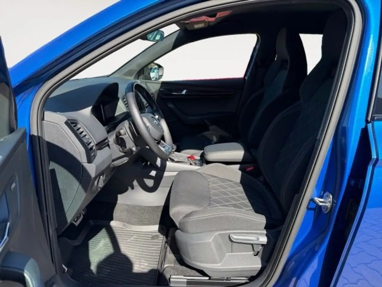 Skoda Karoq 2.0 TSI DSG 4x4 Sportline Navi,AHK,Canton, — معرض صور السيارة 9