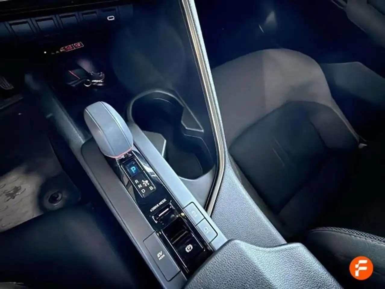 Toyota C-HR 140H Advance — Galerie du véhicule 15