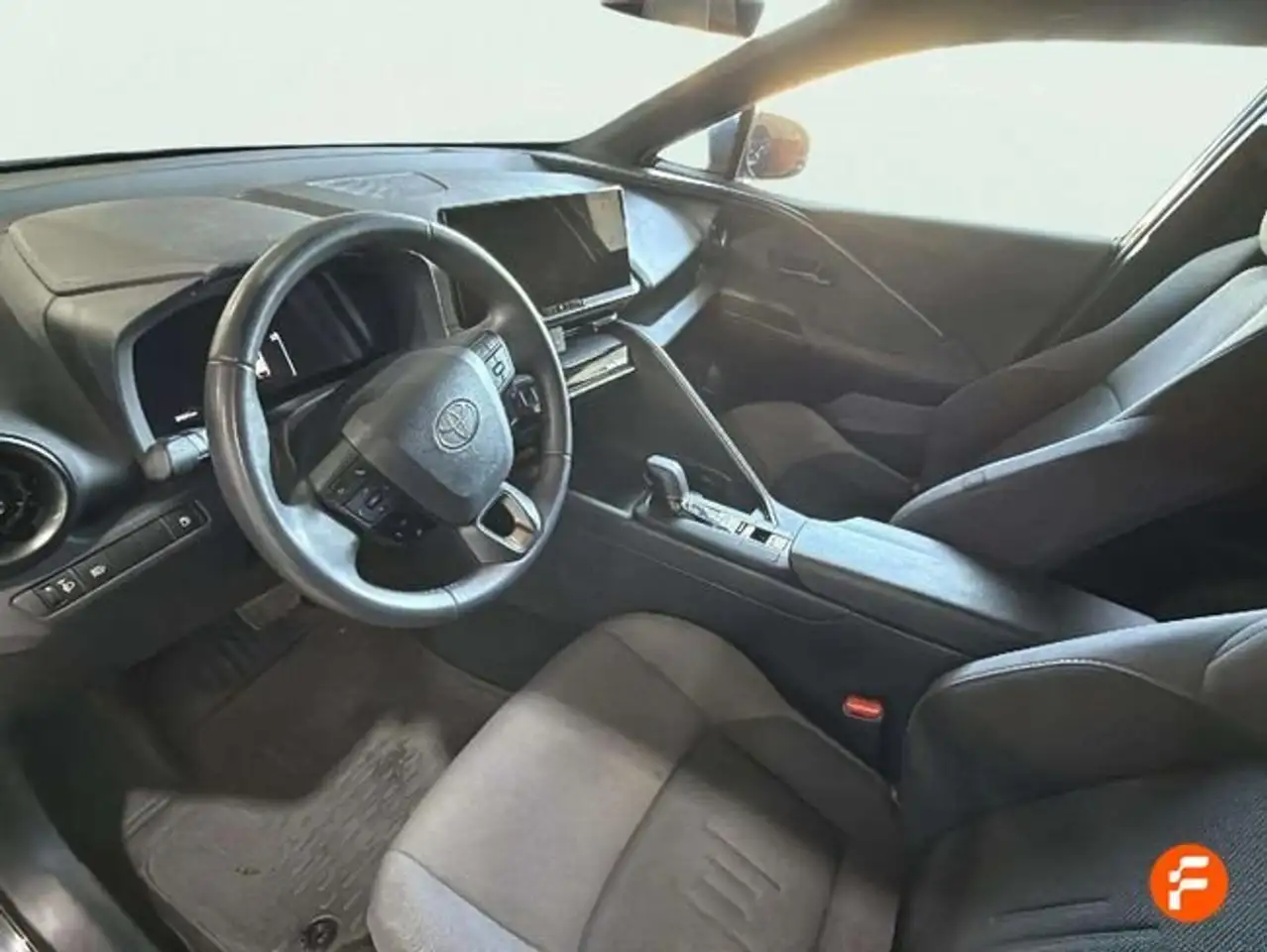 Toyota C-HR 140H Advance — Galerie du véhicule 8