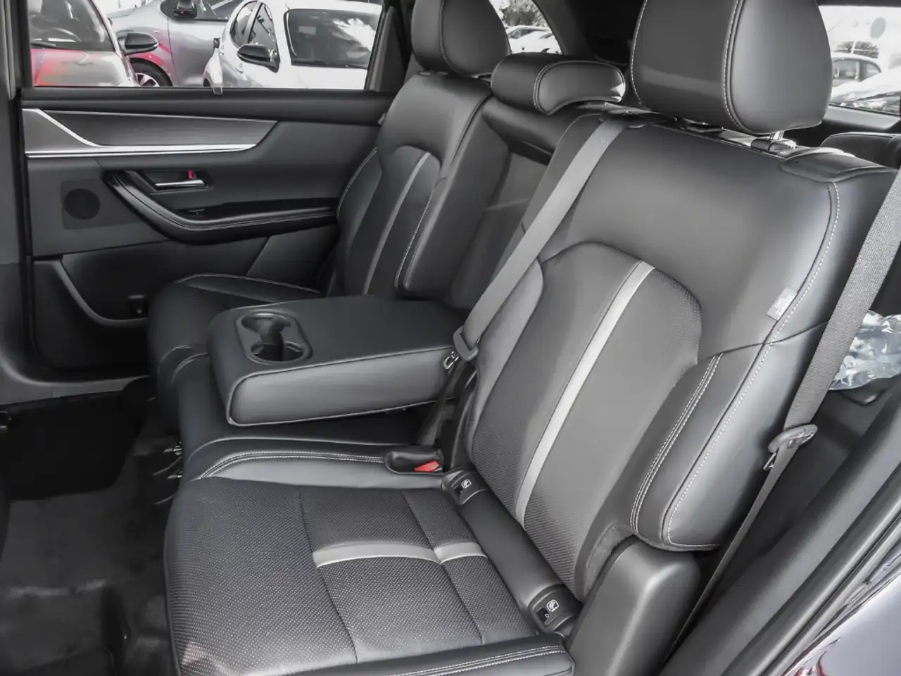 Mazda CX-80 7-Sitzer 2.5L e-SKYACTIV PHEV 327PS AWD Homura Plu — معرض صور السيارة 17