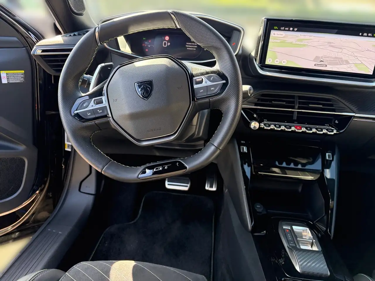 Peugeot 2008 1.2 PureTech 130 GT ACC KeyLess LED Navi — معرض صور السيارة 9
