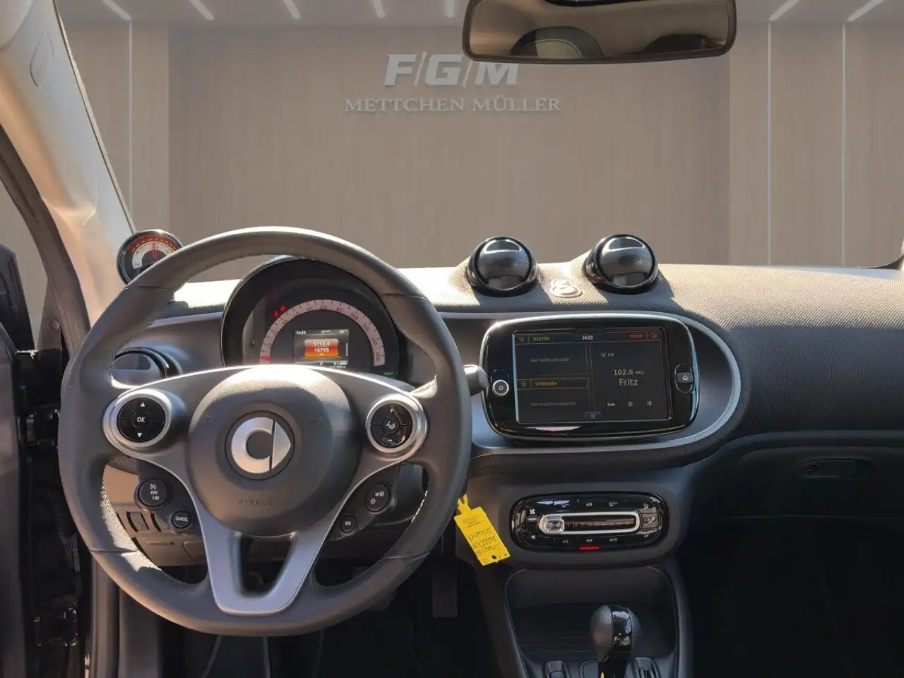 smart forTwo smart EQ fortwo PANO+LED+22KW+TEMP.+R.KAM.+SITZH — Vehicle gallery 8