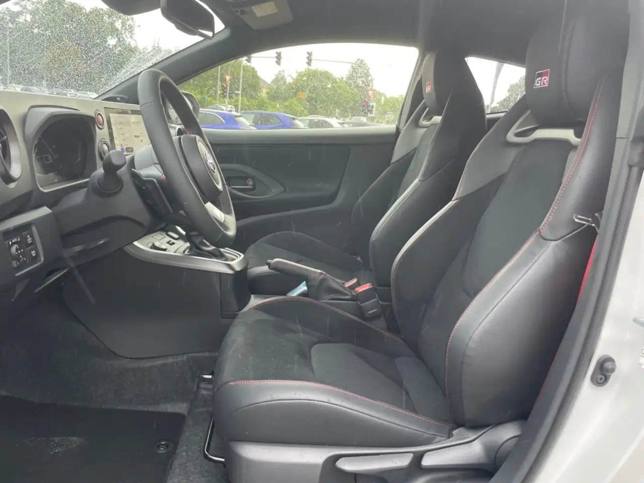 Toyota Yaris GR Yaris Automatik VOLL + MILLTEK Auspuffanlage — Galerie du véhicule 5