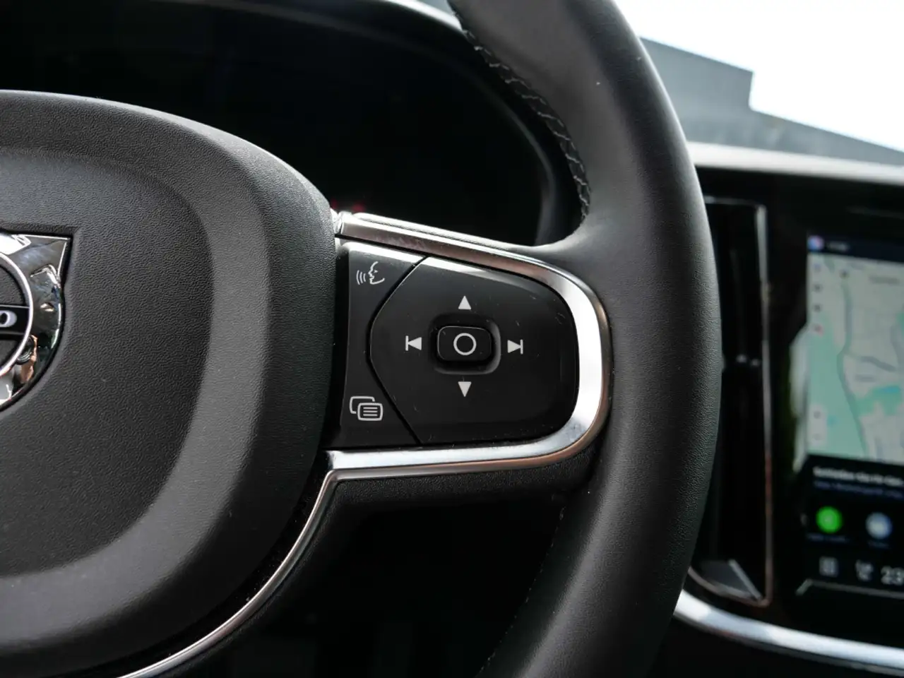 Volvo V60 Kombi Core Digitales Cockpit Soundsystem LED Kurve — Galería del vehículo 18