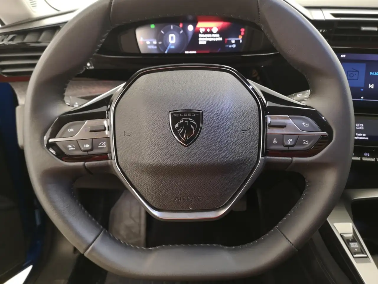 Peugeot 308 1.2 PURETECH 130 ALLURE GPS LL17 RADAR AR+CAM — Galería del vehículo 22