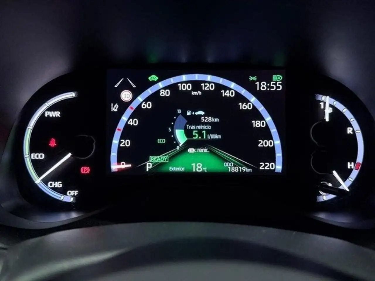 Toyota Yaris Cross 120H Style — Galería del vehículo 10