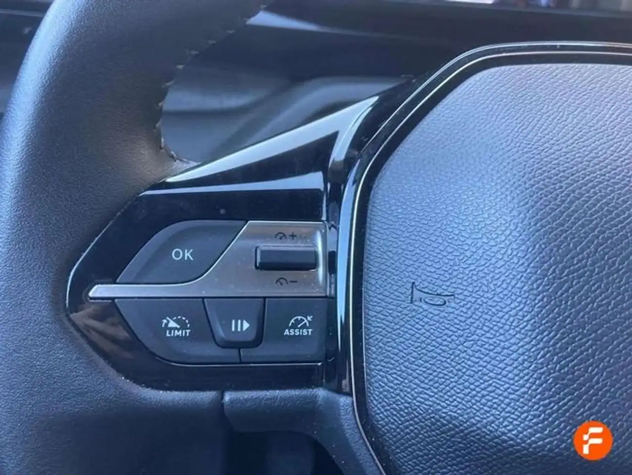 Peugeot 308 1.2 PureTech S&S Allure 130 — Vehicle gallery 15