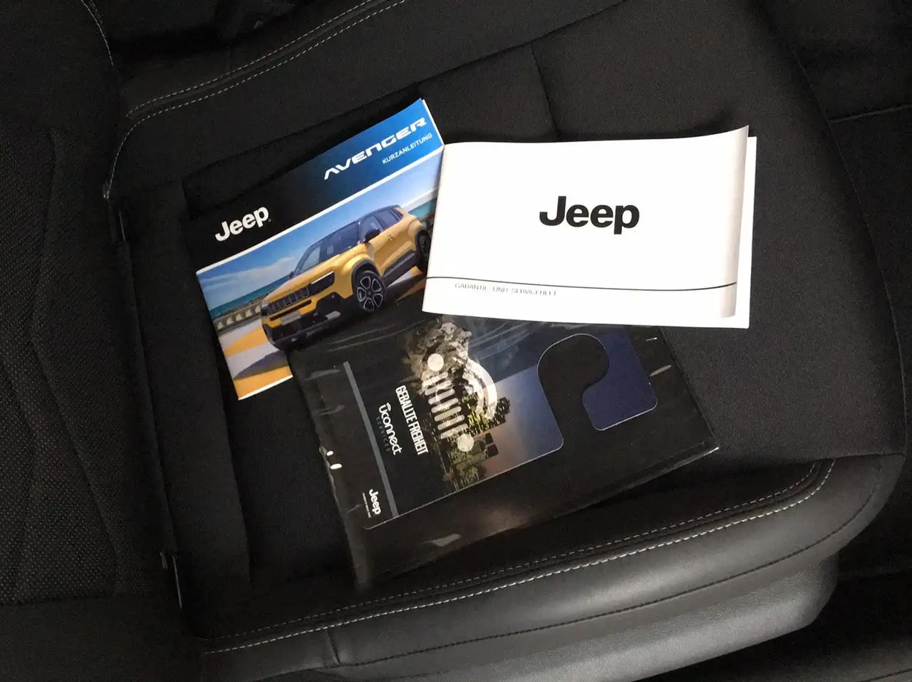 Jeep Avenger 1,2 ltr. Altitude MY24 — معرض صور السيارة 24