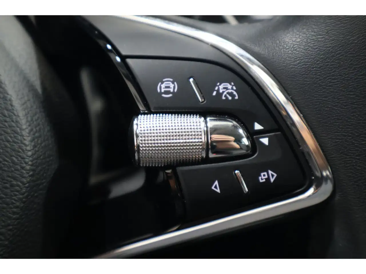 Skoda Superb Combi 1.5 TSI Ambition Navi,DAB,ACC,Sm — معرض صور السيارة 19