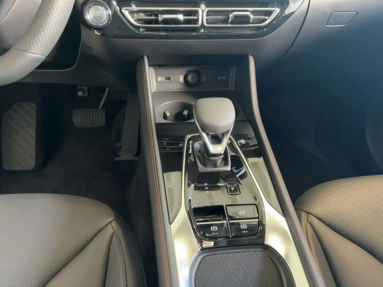 MG HS PHEV Luxury MY24 — Vehicle gallery 12