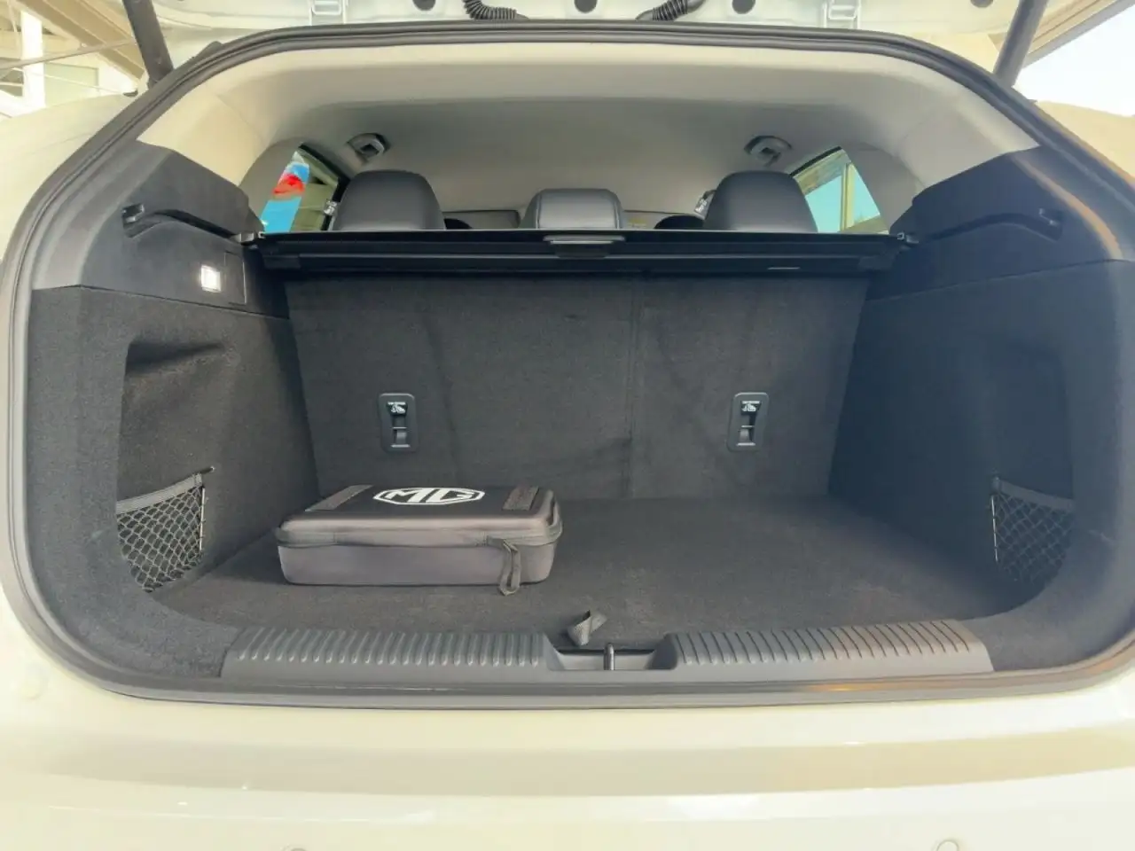 MG HS PHEV Luxury MY24 — Vehicle gallery 7