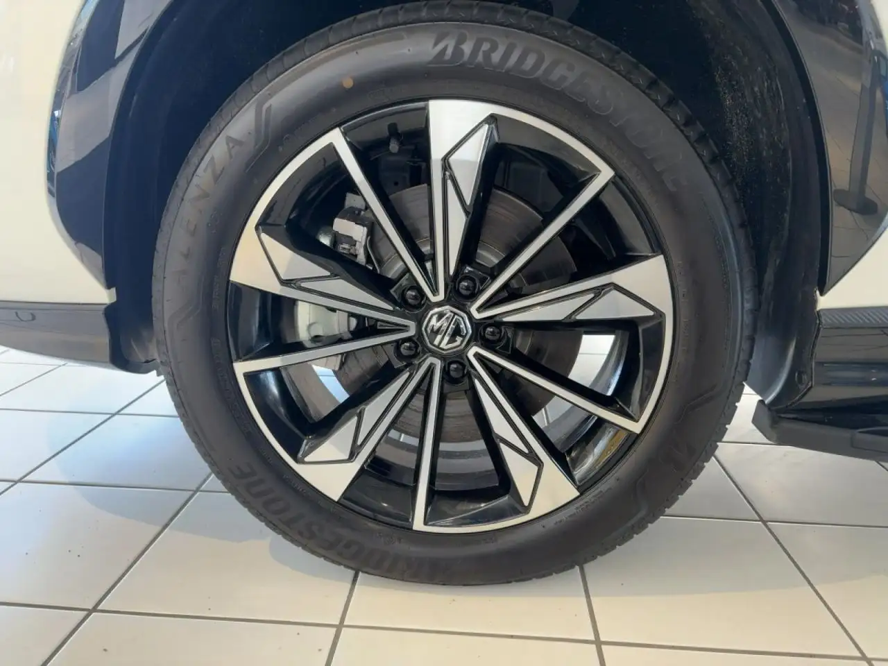MG HS PHEV Luxury MY24 — Vehicle gallery 13