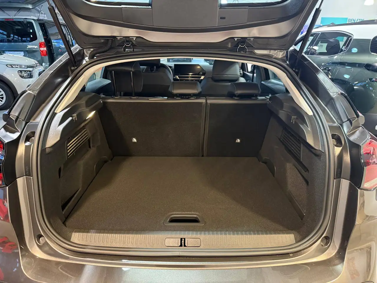 Citroen C4 C4ë Elektro 136 Feel Elektro reduzierter Preis — Galería del vehículo 24