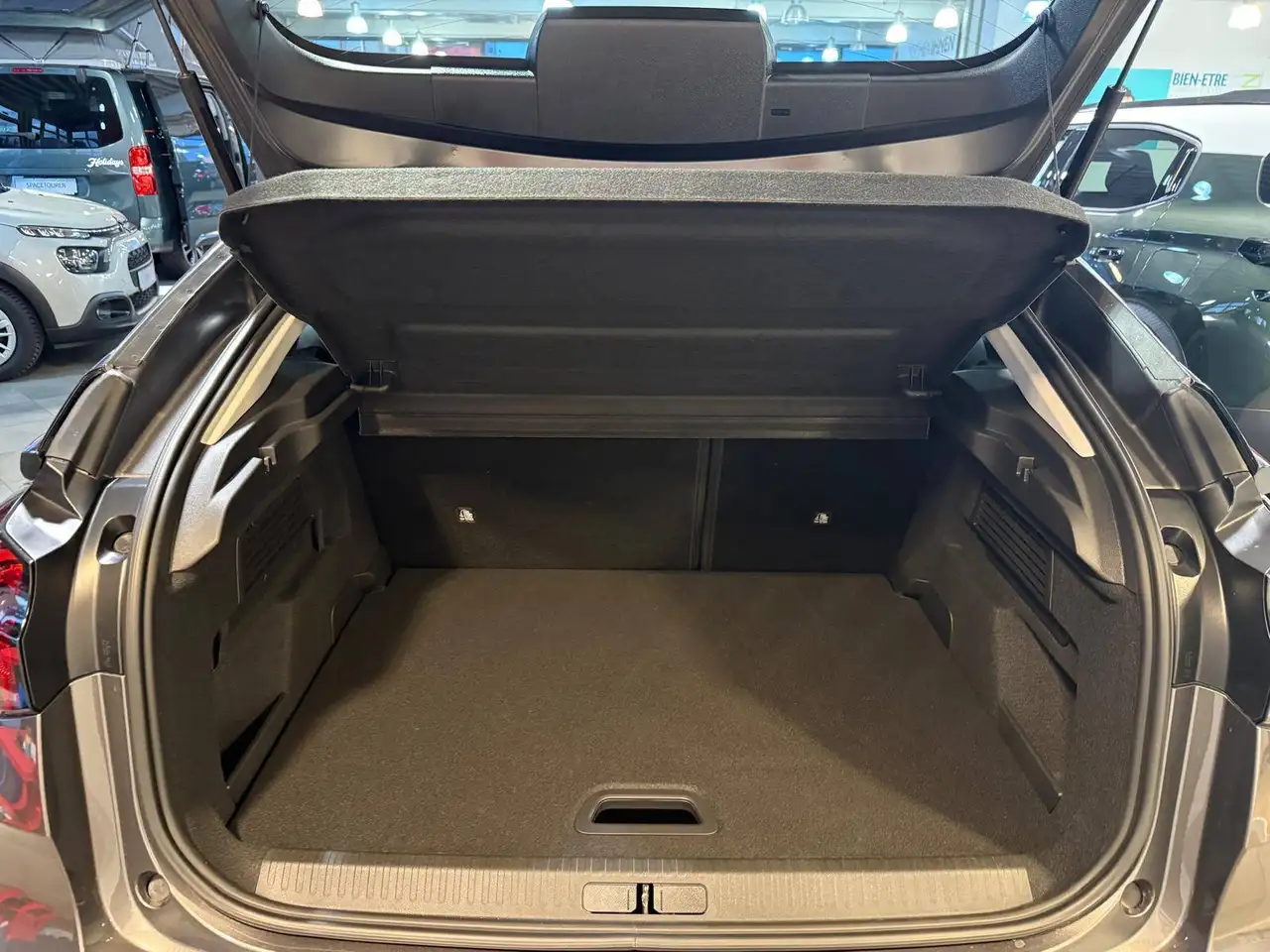 Citroen C4 C4ë Elektro 136 Feel Elektro reduzierter Preis — Galería del vehículo 23