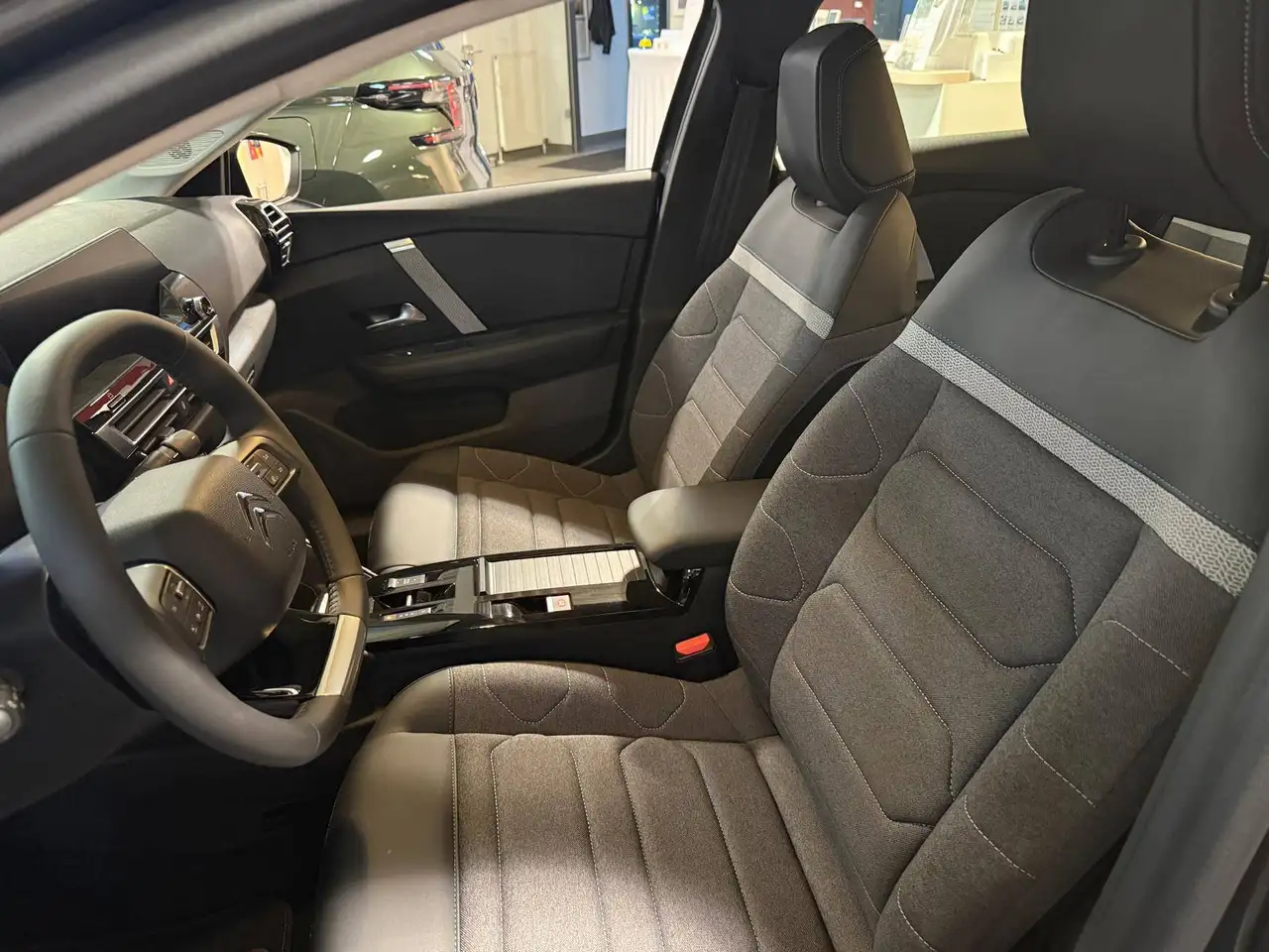 Citroen C4 C4ë Elektro 136 Feel Elektro reduzierter Preis — Galería del vehículo 18