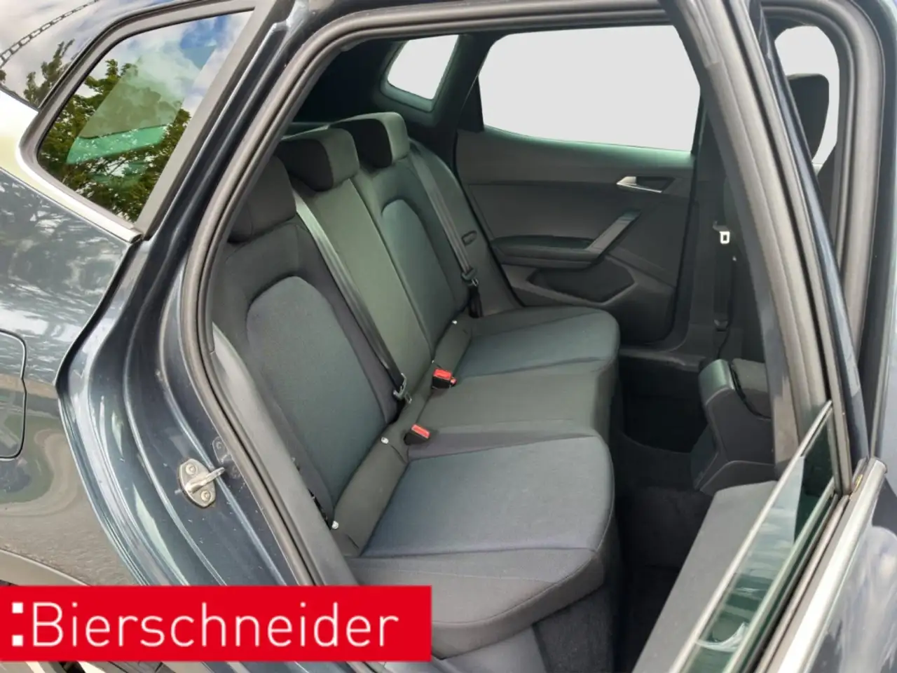 SEAT Arona 1.0 TSI FR 18NAVI REAR VIEW SHZ LED — Vehicle gallery 22