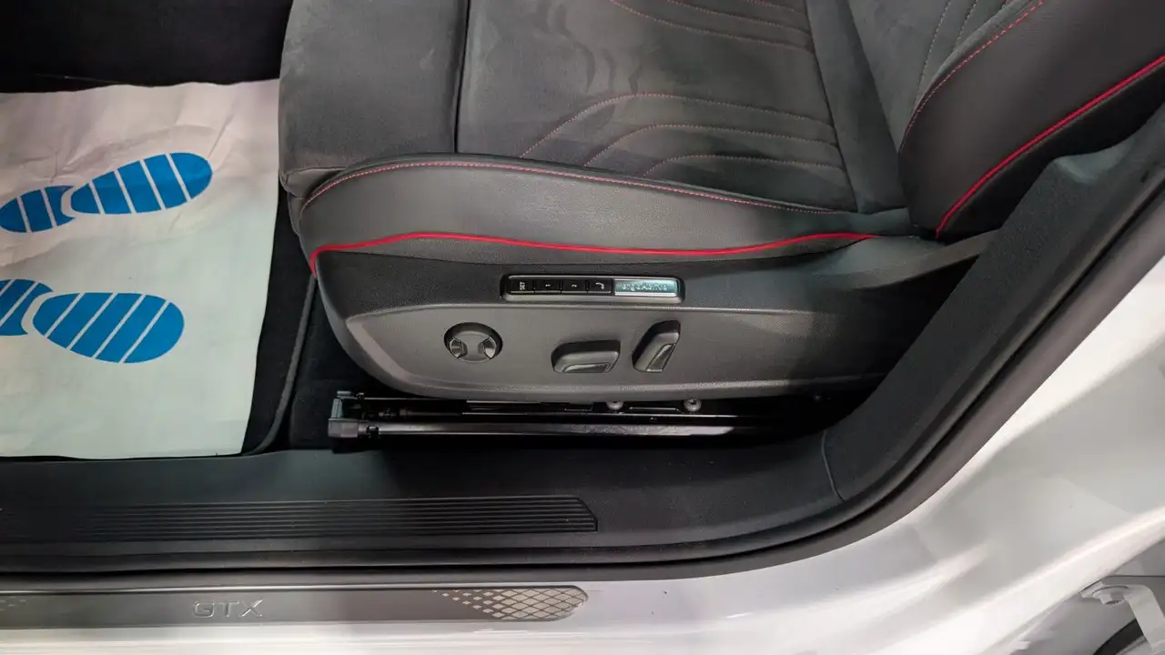 Volkswagen ID.4 GTX 220kW 4Motion HUD*PANO*AHK*MEMO*360° — معرض صور السيارة 24