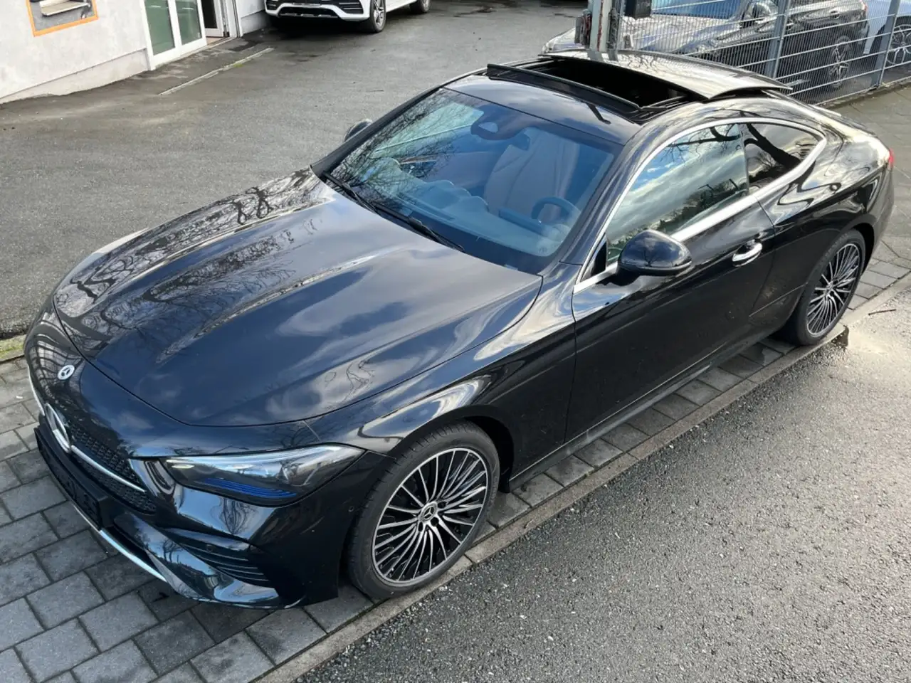 Mercedes-Benz CLE 200 CLE200 *AMG*Pano*Memory*Keyless*Distronic*360° — Galerie du véhicule 4