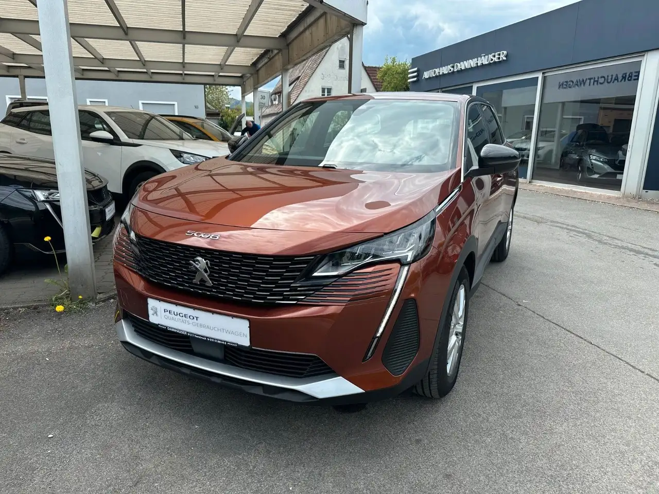 Peugeot 5008 Hybrid 136 e-DSC6 Allure 7-Sitze, Navi — معرض صور السيارة 2