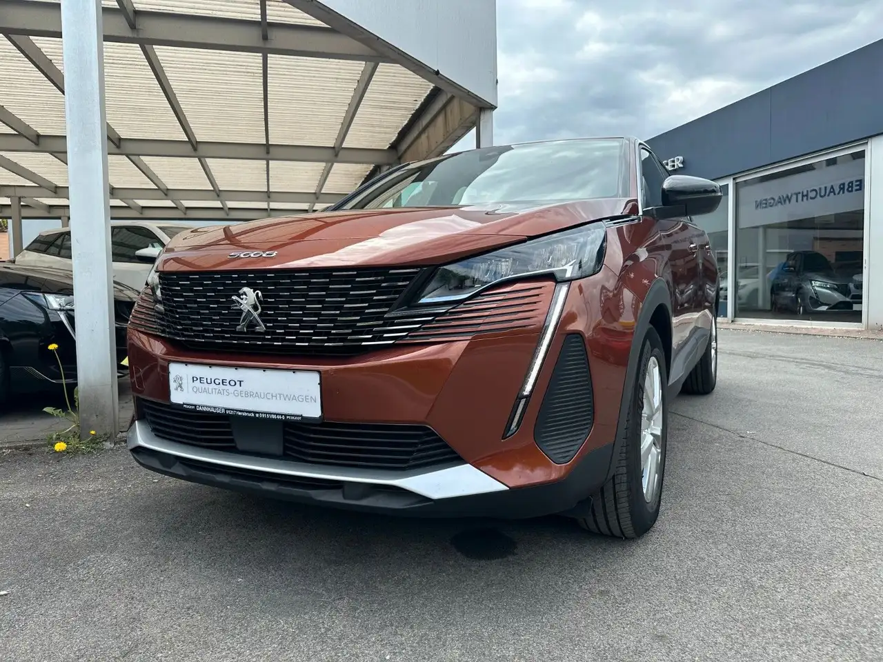 Peugeot 5008 Hybrid 136 e-DSC6 Allure 7-Sitze, Navi — معرض صور السيارة 3