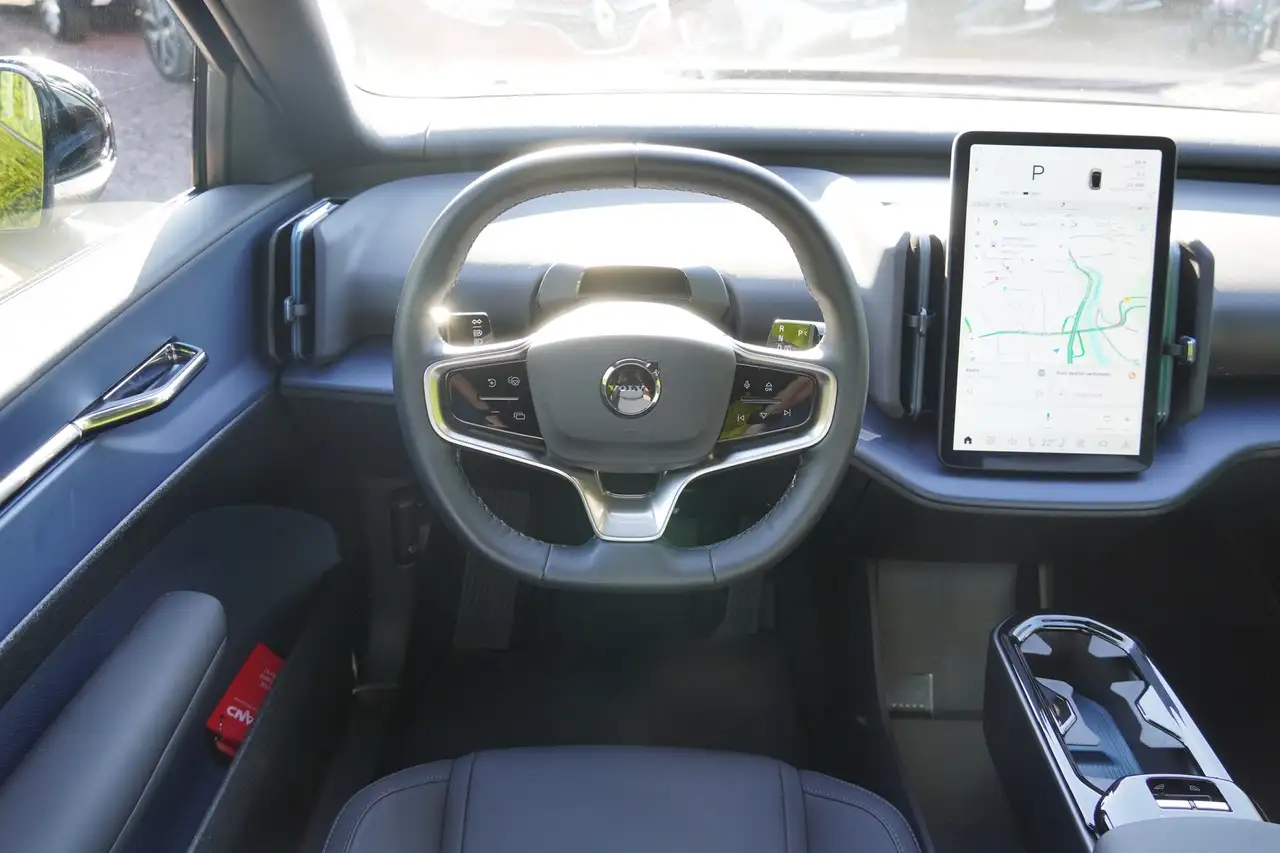 Volvo EX30 Core 2WD Pure Electric LED Navi Totwinkel — معرض صور السيارة 9