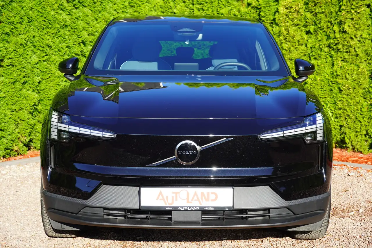 Volvo EX30 Core 2WD Pure Electric LED Navi Totwinkel — معرض صور السيارة 3