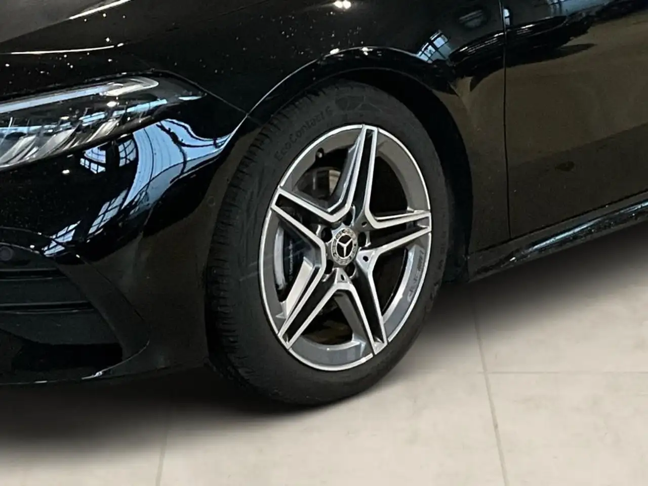 Mercedes-Benz A 200 AMG Style AUT Kam. KlimaA LED LM PDC SHZ — معرض صور السيارة 7
