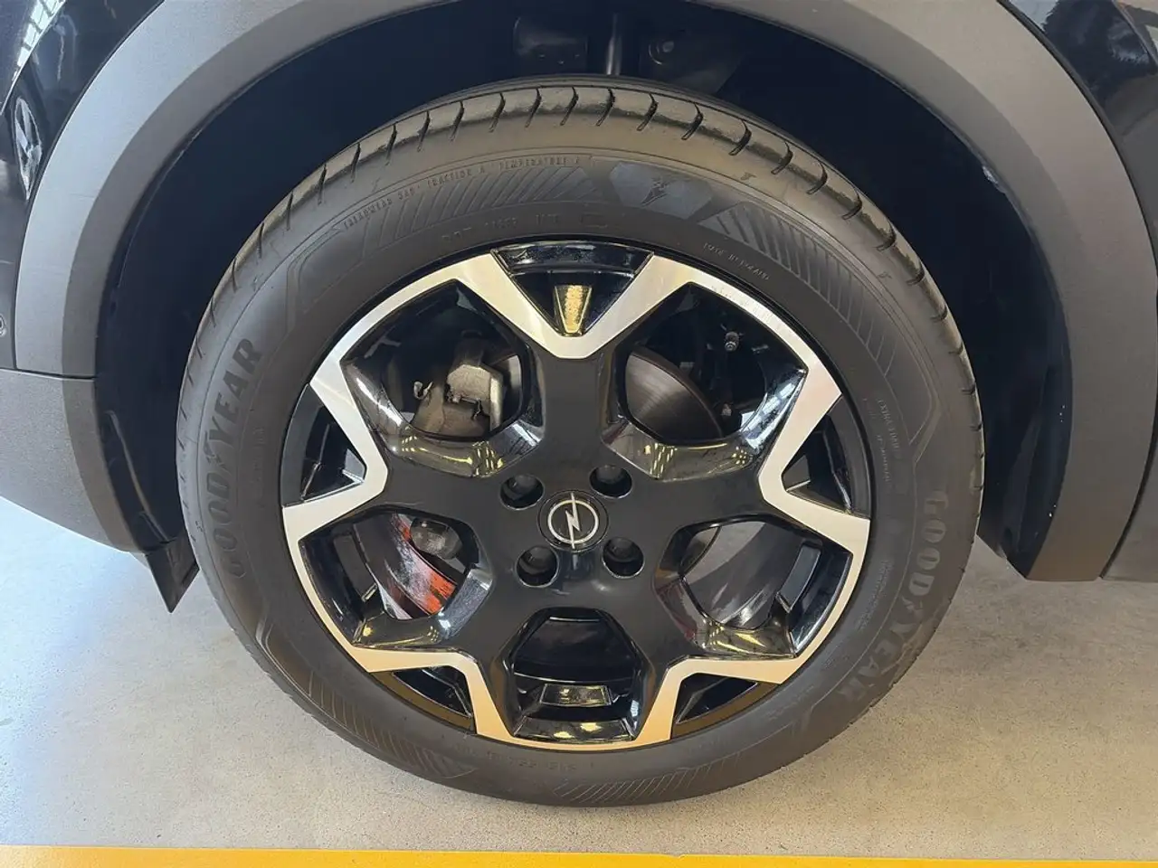 Opel Mokka 1.2T S&S Ultimate 130 AT8 — Vehicle gallery 7